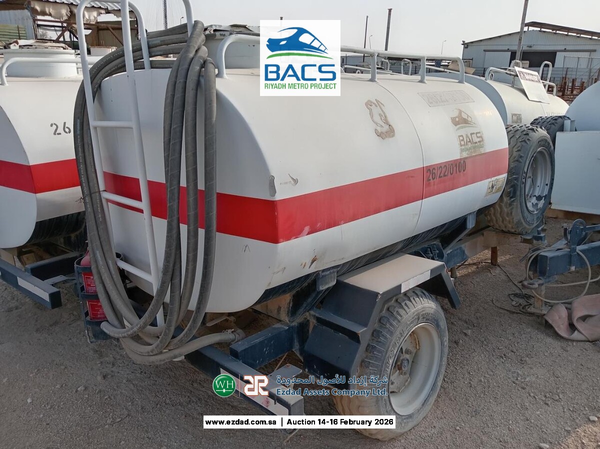2,000 Liter Fuel Tanker Trailer-45155962