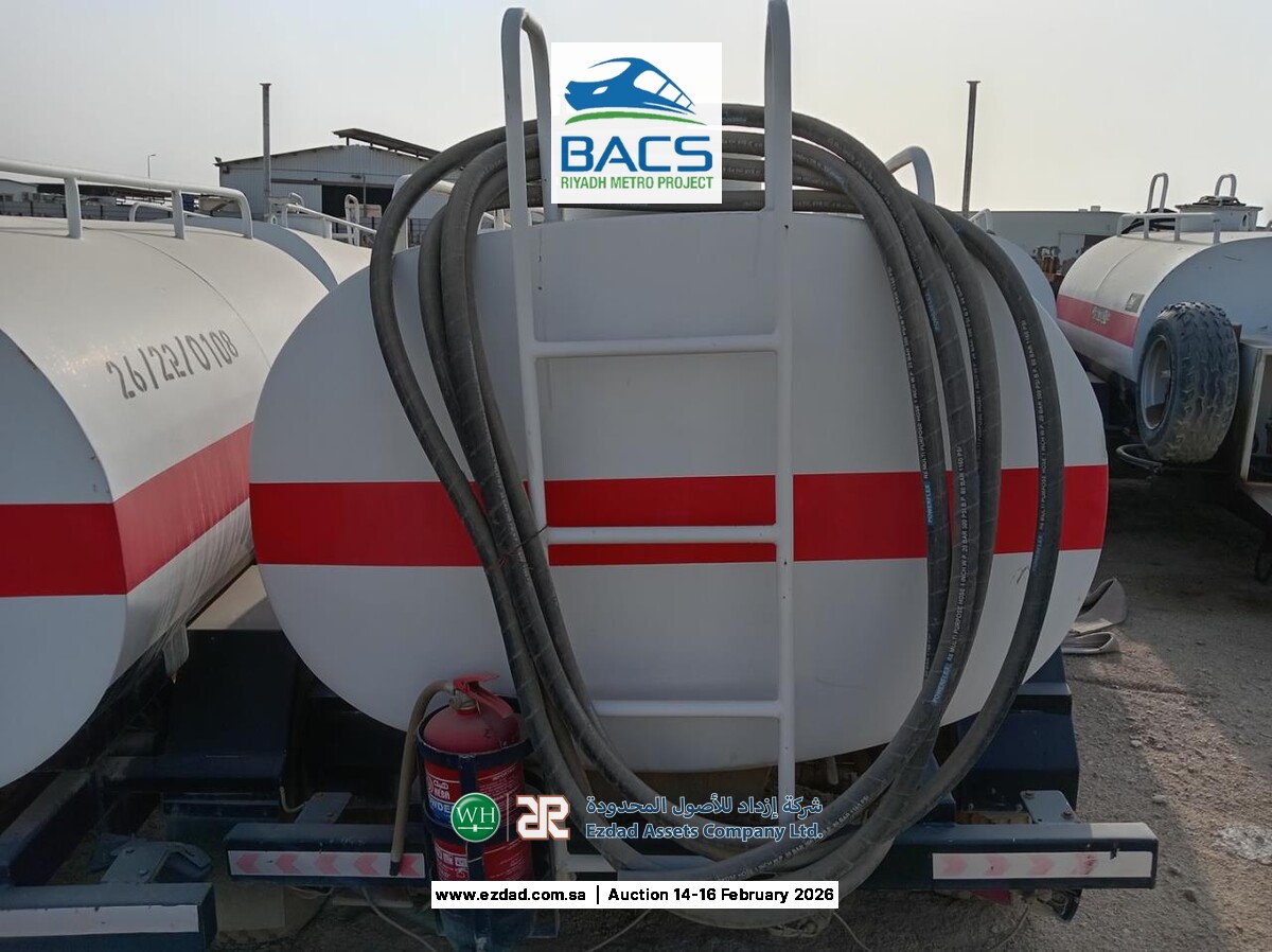 2,000 Liter Fuel Tanker Trailer-45155963