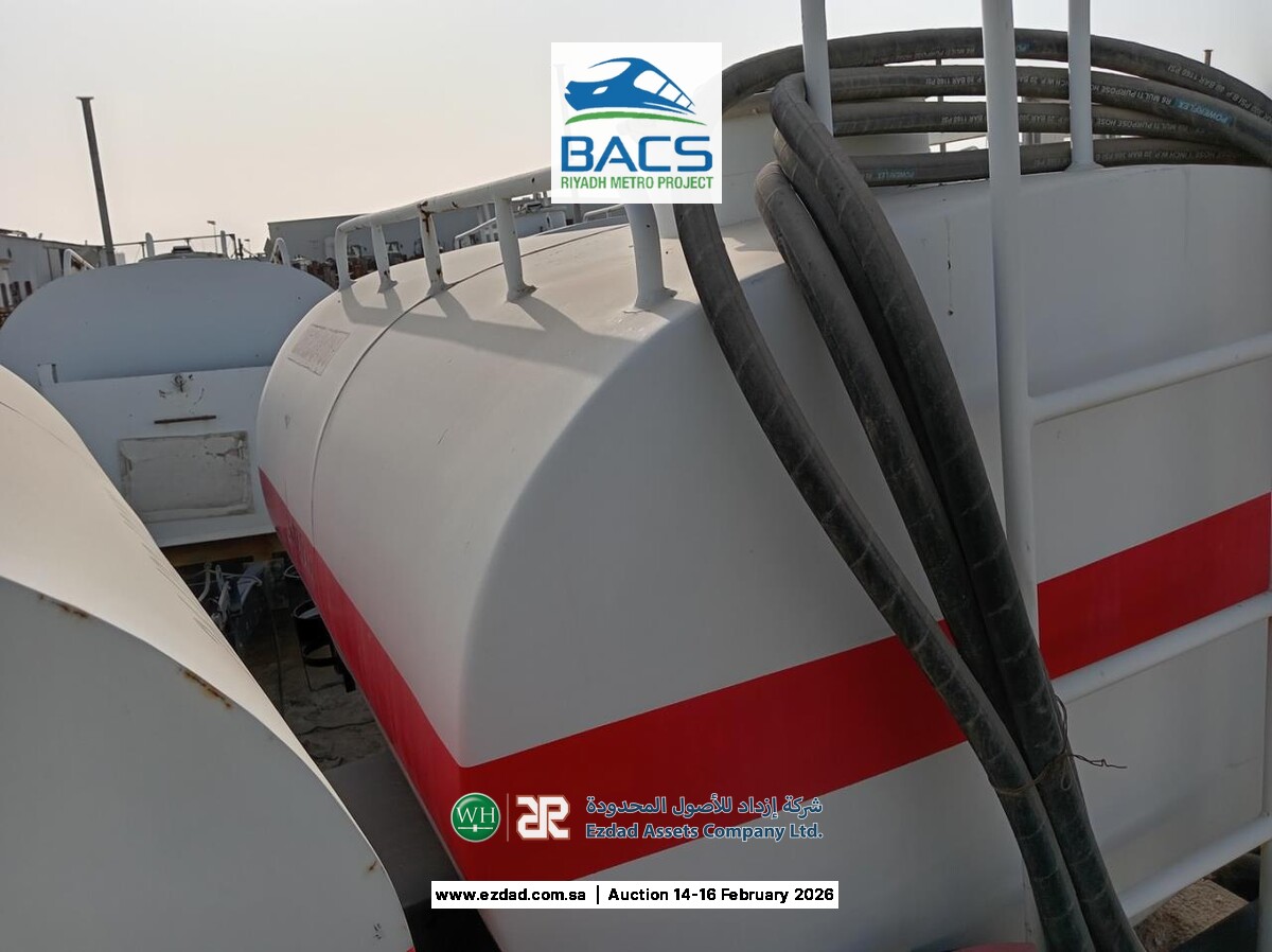 2,000 Liter Fuel Tanker Trailer-45155964