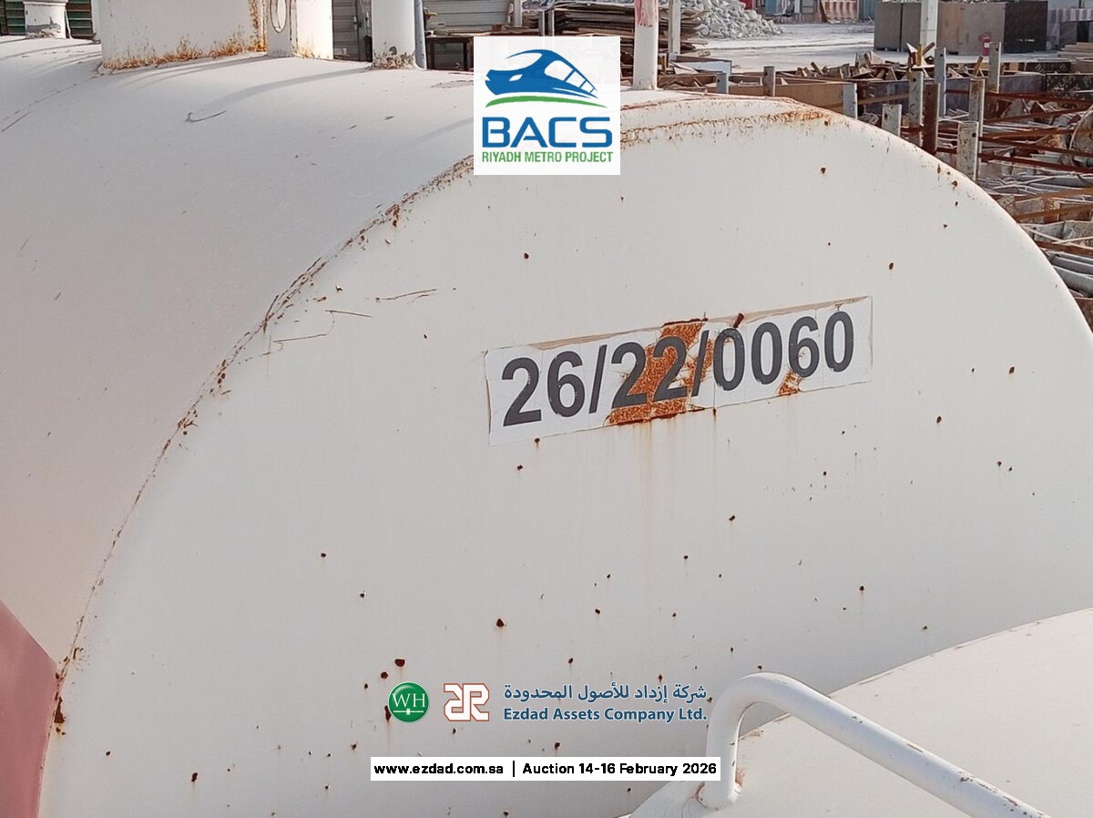 2,000 Liter Fuel Tanker Trailer-45155970