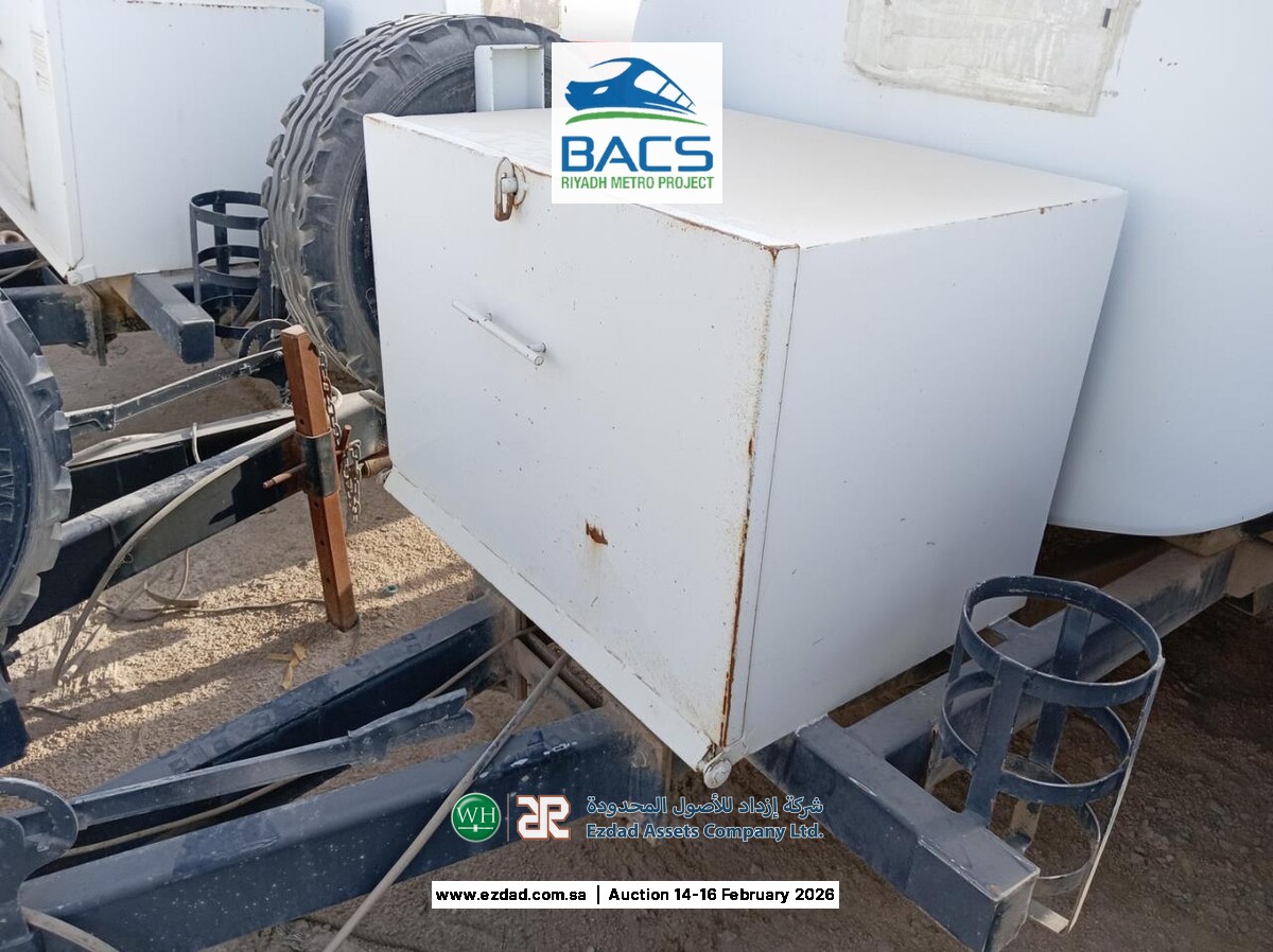 2,000 Liter Fuel Tanker Trailer-45155976