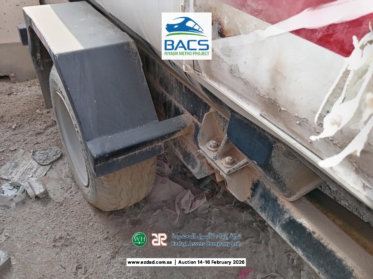 2,000 Liter Fuel Tanker Trailer-45155979