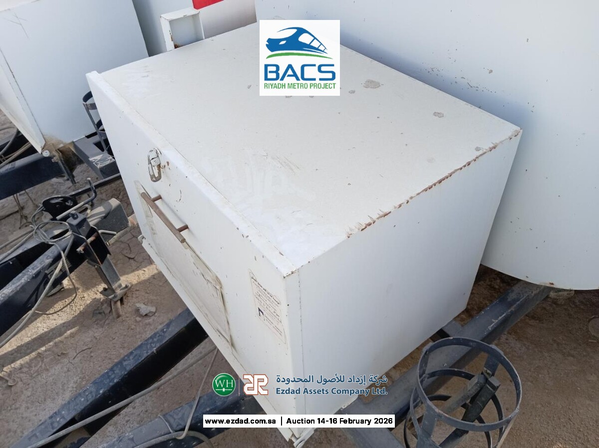 2,000 Liter Fuel Tanker Trailer-45155986