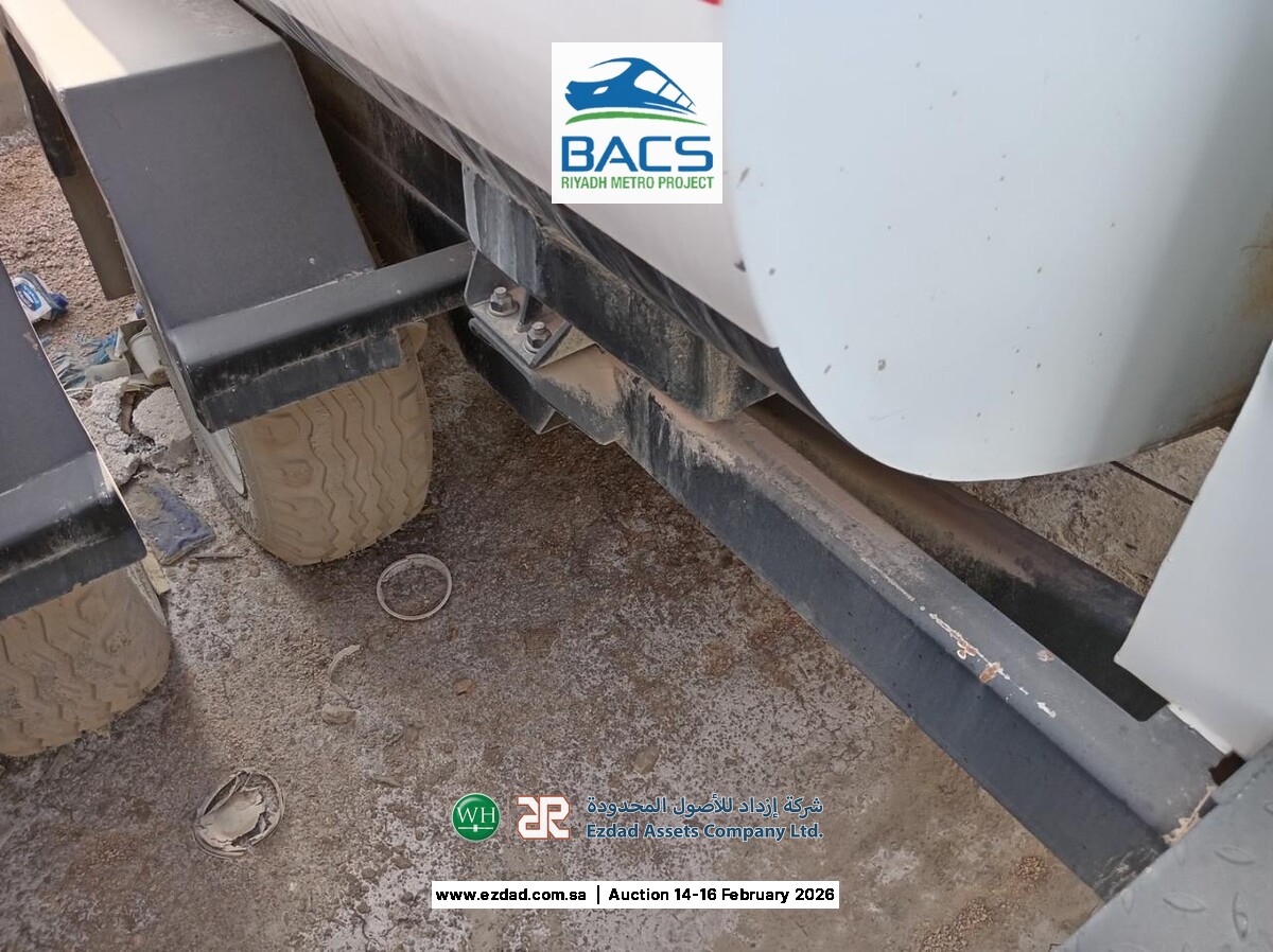 2,000 Liter Fuel Tanker Trailer-45155990