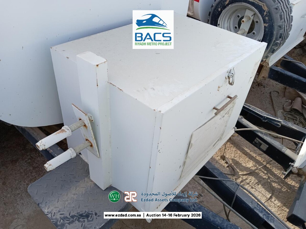 2,000 Liter Fuel Tanker Trailer-45155991