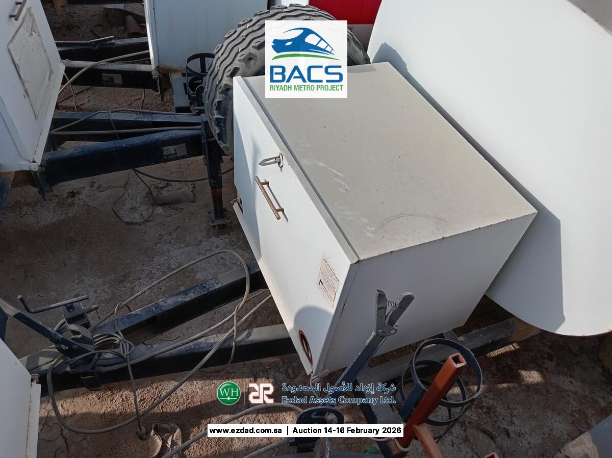 2,000 Liter Fuel Tanker Trailer-45155994