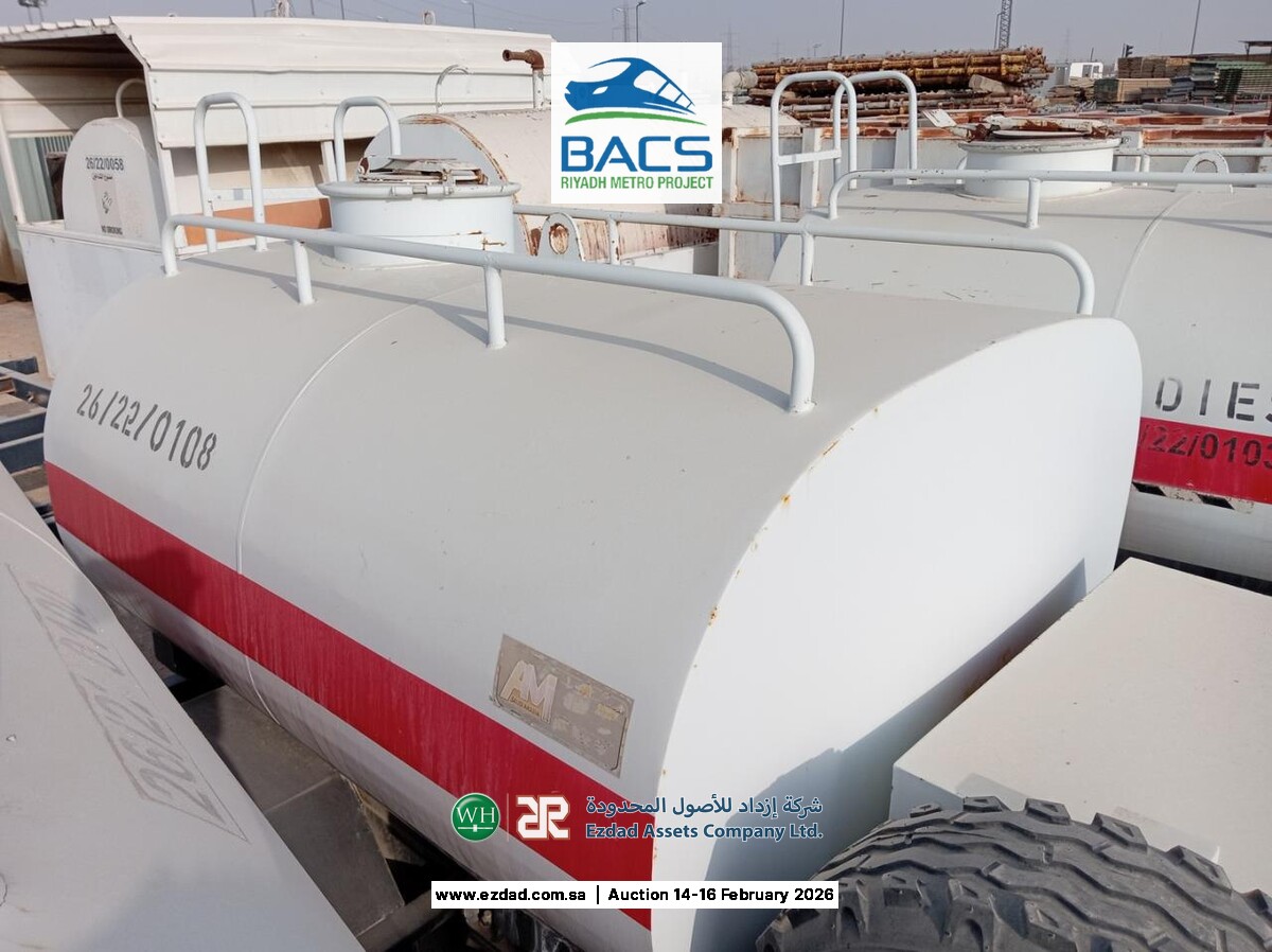 2,000 Liter Fuel Tanker Trailer-45155996