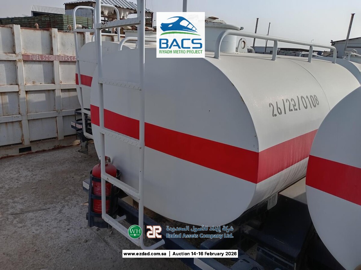 2,000 Liter Fuel Tanker Trailer-45155997