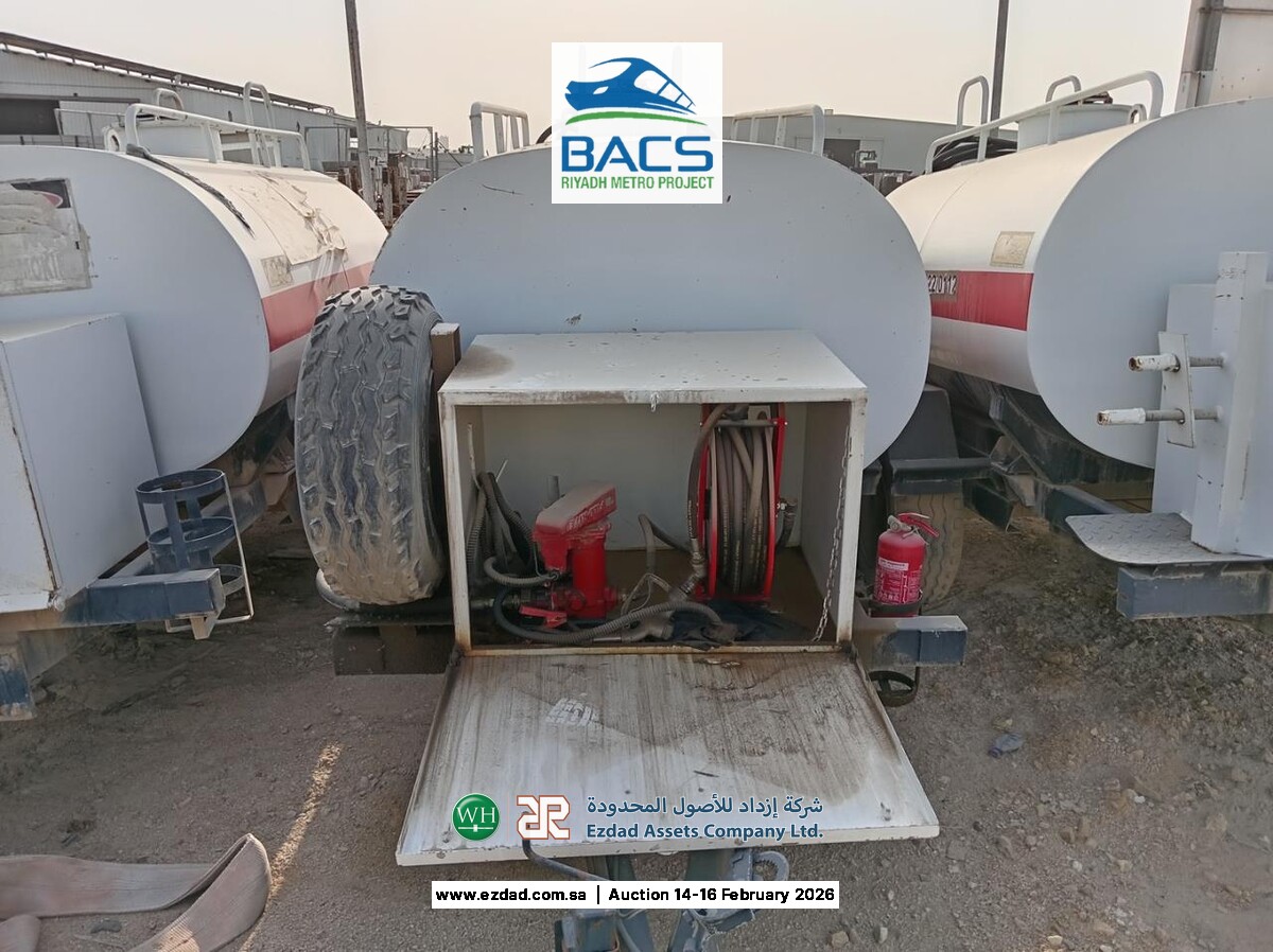 2,000 Liter Fuel Tanker Trailer-45156003