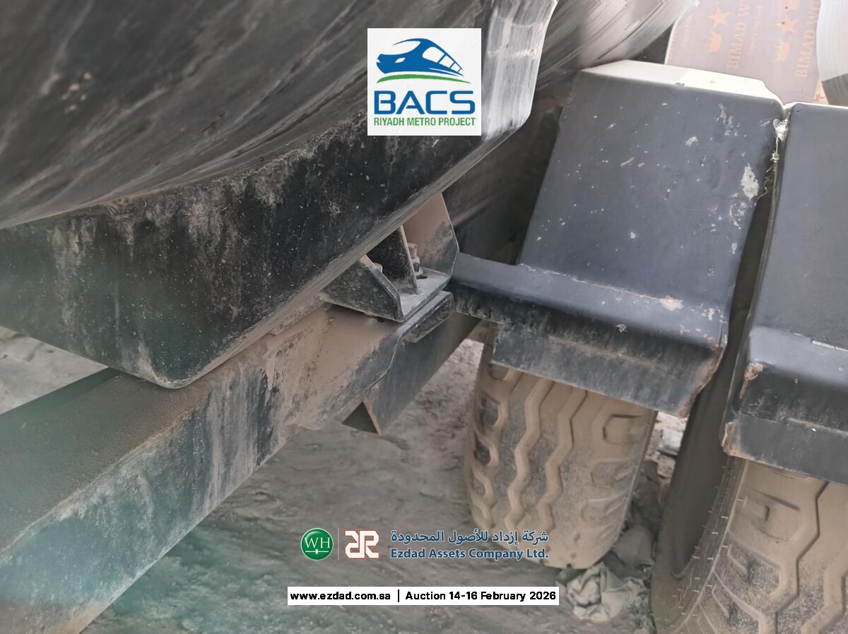 2,000 Liter Fuel Tanker Trailer-45156008