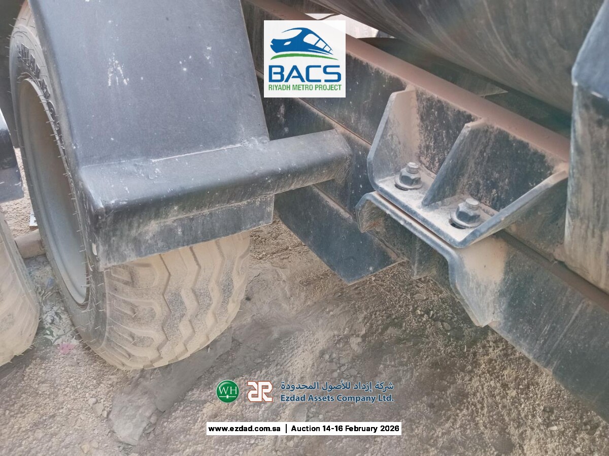 2,000 Liter Fuel Tanker Trailer-45156010