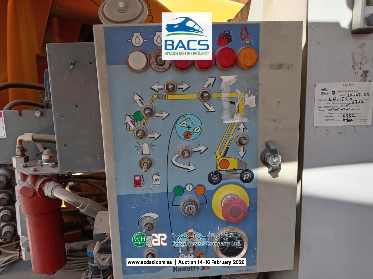 2015 Haulotte HA260PX Articulated Boom Lift-17975969