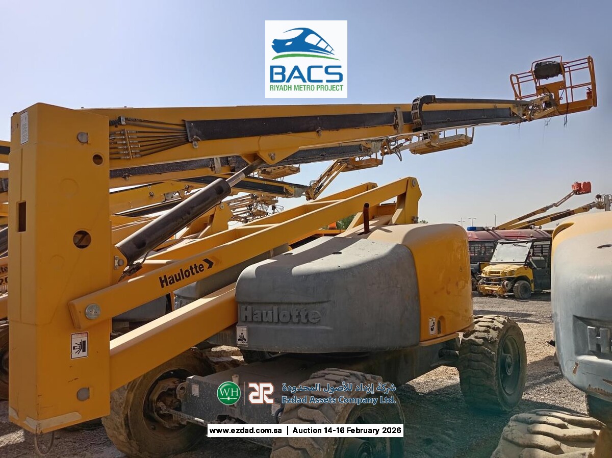 2015 Haulotte HA260PX Articulated Boom Lift-17975956