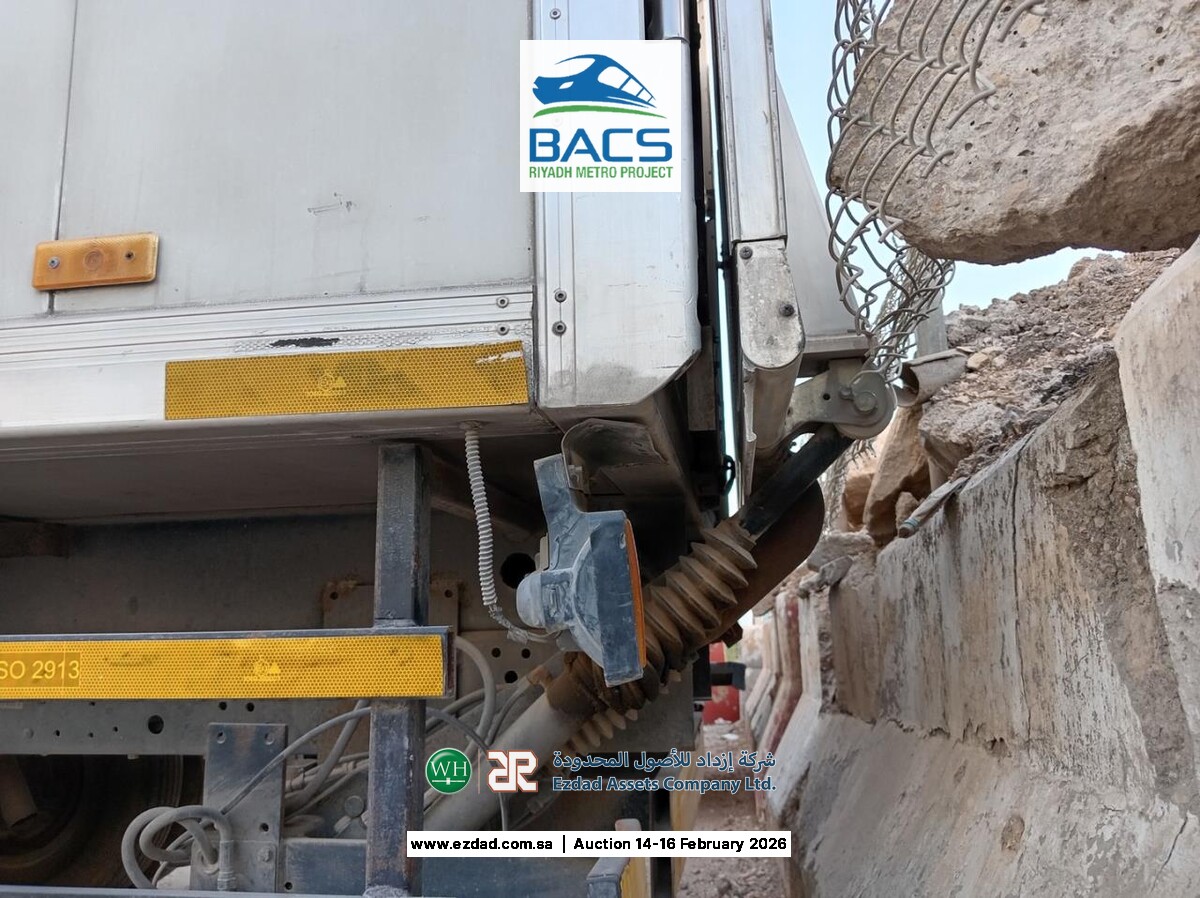 2013 Isuzu Reward NP 5 Ton Refrigerated Truck-45156406