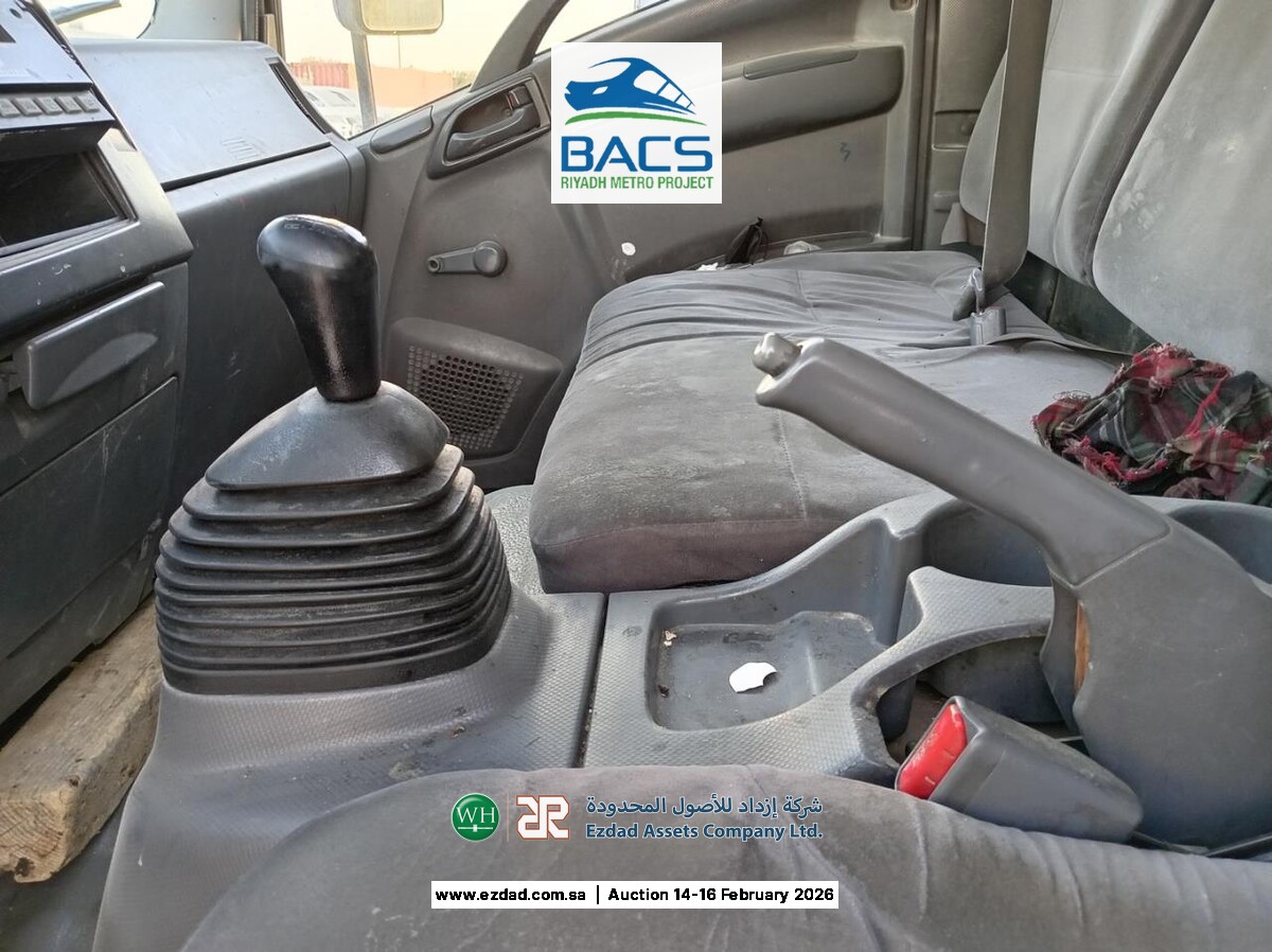 2013 Isuzu Reward NP 5 Ton Refrigerated Truck-45156419