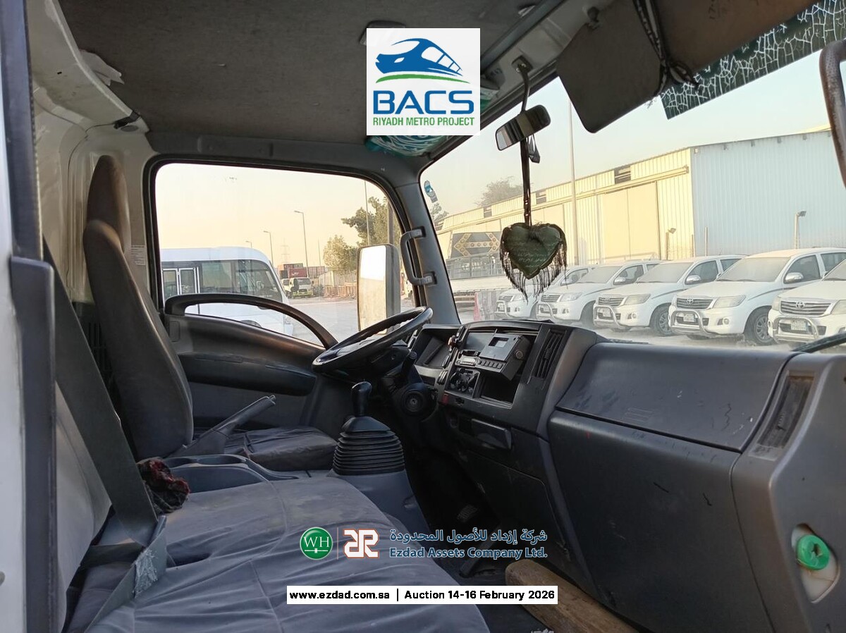 2013 Isuzu Reward NP 5 Ton Refrigerated Truck-45156423