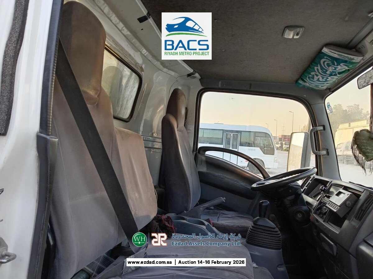 2013 Isuzu Reward NP 5 Ton Refrigerated Truck-45156424