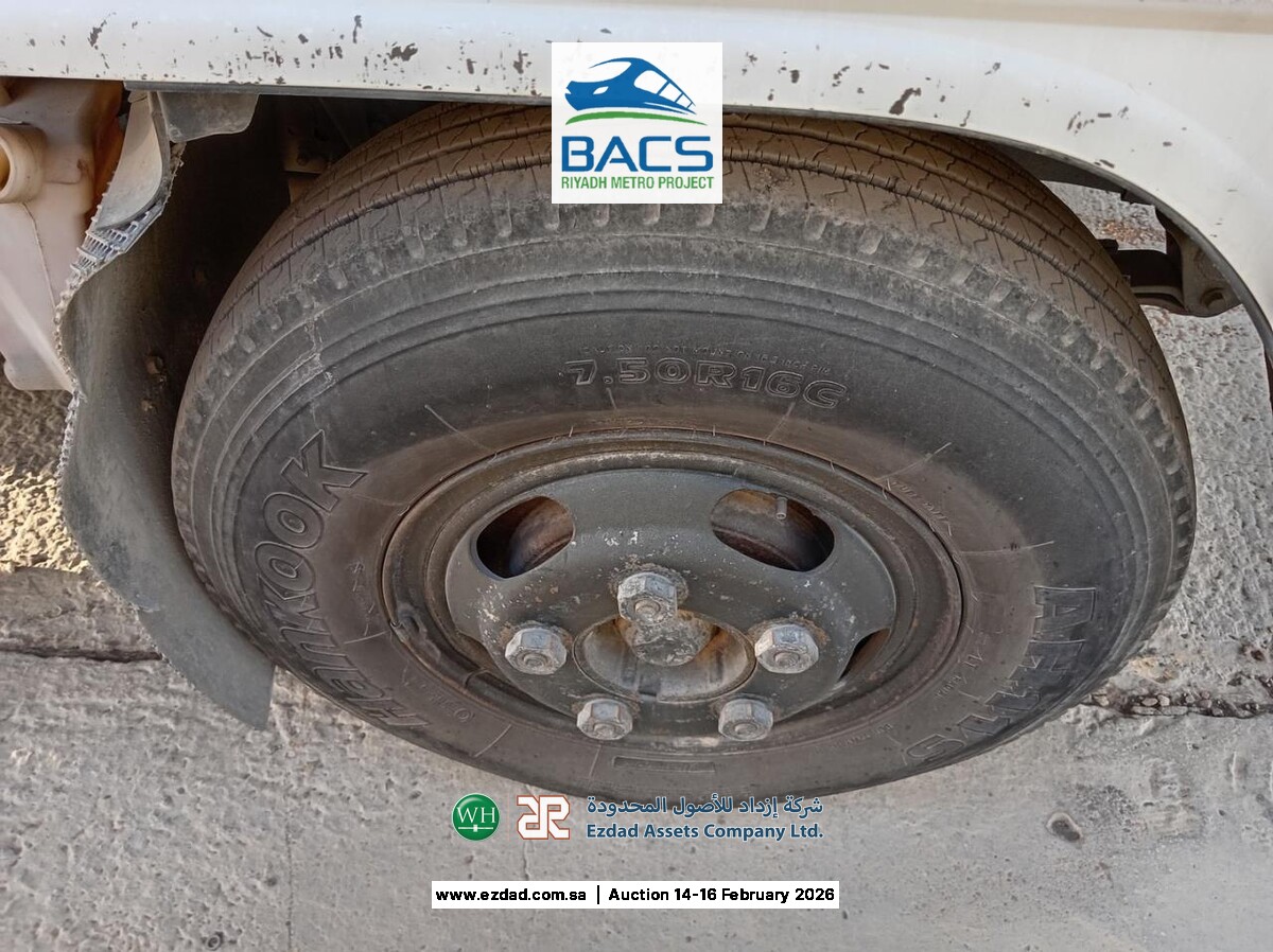 2008 Isuzu Reward NP 5 Ton Refrigerated Truck-45156434