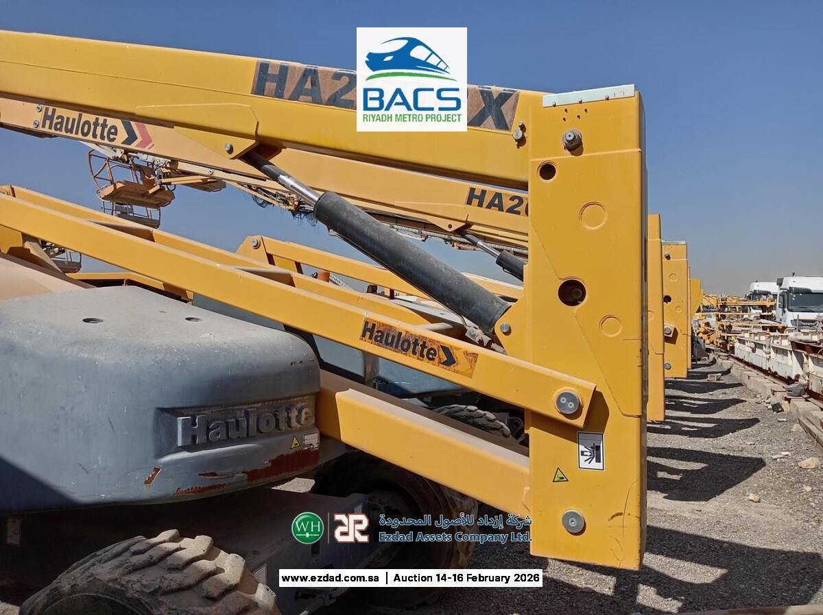 2015 Haulotte HA260PX Articulated Boom Lift-17975980