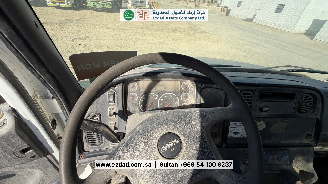 2011 Freightliner Business Class M2-48754052