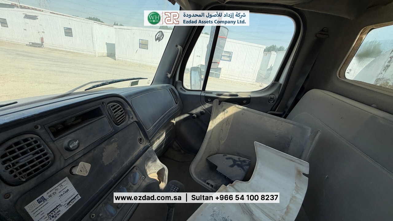 2011 Freightliner Business Class M2-48754053